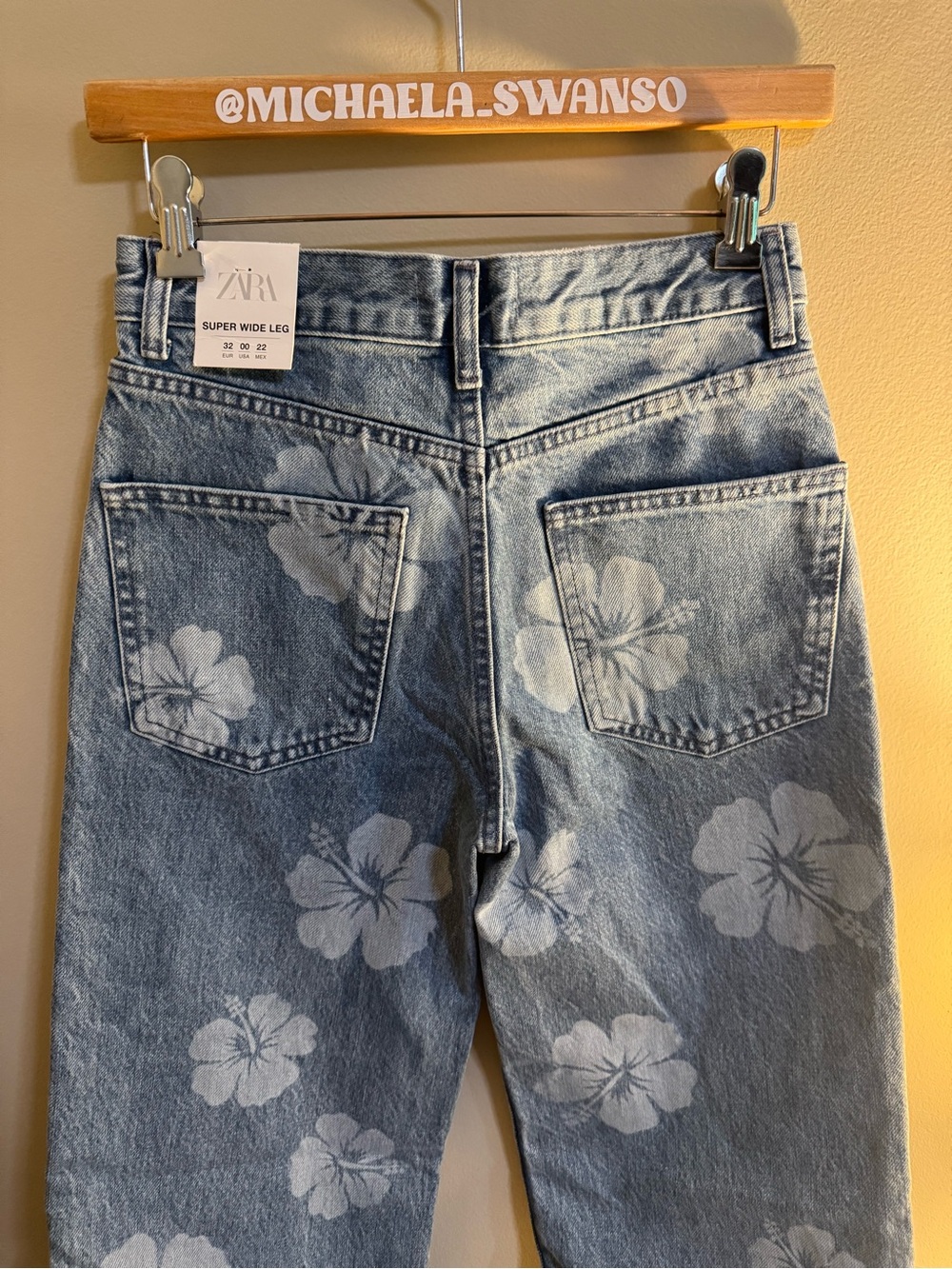 NWT Hibiscus Flower Wide Leg Denim Jeans from Zara - Size 00 - Picture 10 of 15